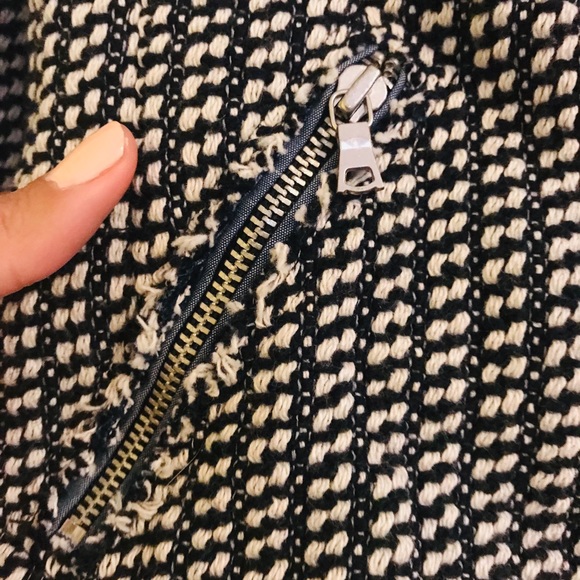 🌷Gap Tweed Blazer🌷make an Offer - Picture 4 of 6